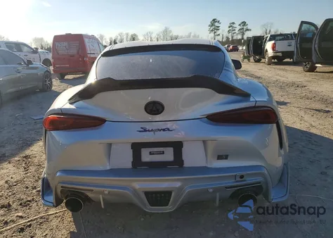 2021 Toyota Supra Base z USA, uszkodzony, nr VIN WZ1DB0C0XMW043840